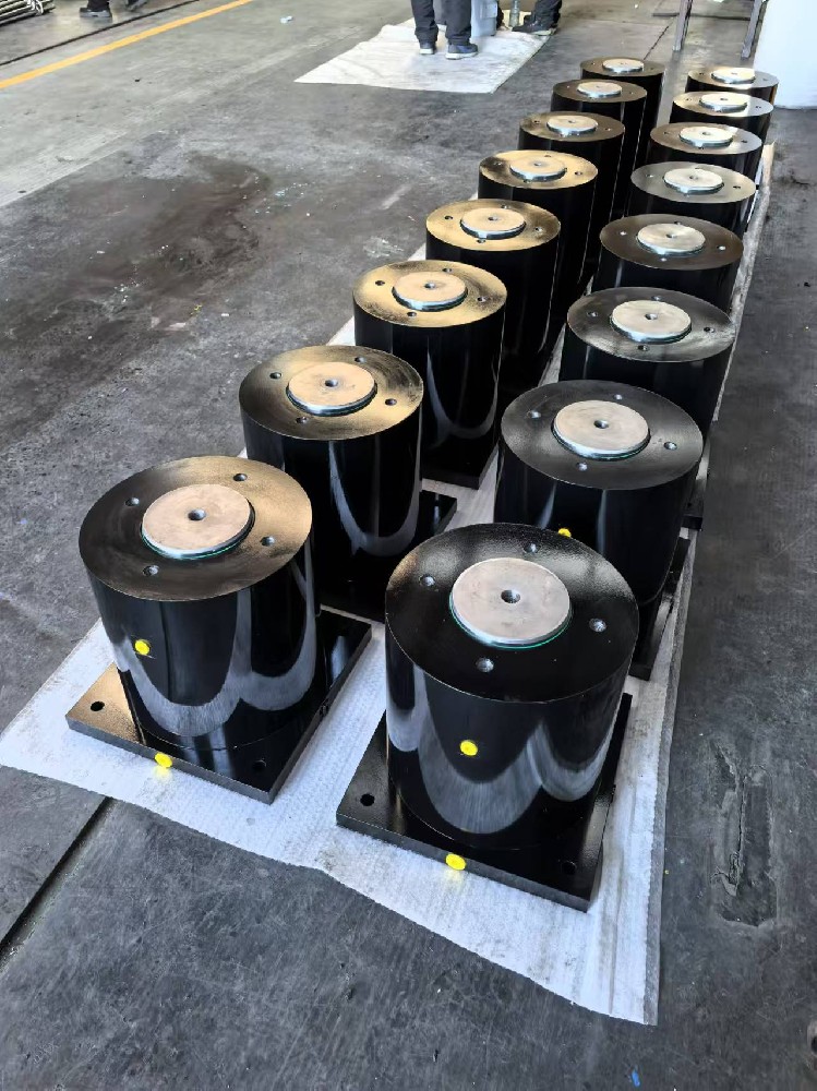 液壓油缸在什么情況下需要配置專(zhuān)門(mén)的緩沖裝置